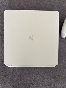 PS4 slim 500GB top stav - 2