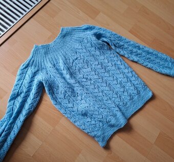 Teplí úpletový svetrík XS - 2