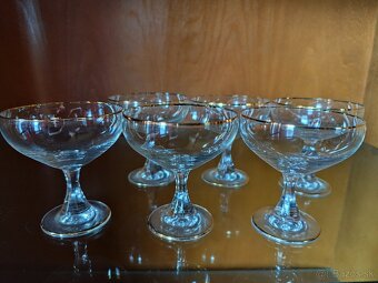 Retro šampanské poháre so zlatým lemom – 6 ks - 2