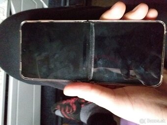 Predam Samsung flip 4 128gb treba vimena displeja - 2