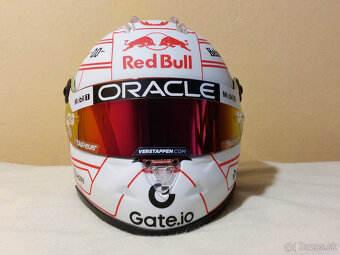 Max Verstappen 2025 Red Bull VC Japonsko F1 prilba 1:2 - 2