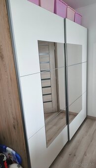 Šatníková skriňa - 2
