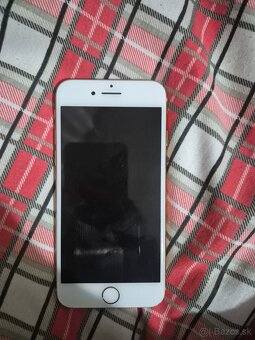 Predavam tel.iphone8 - 2