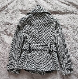 Kabát Zara, číslo M - 2