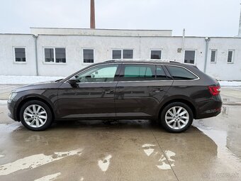 Skoda Superb Combi 2.0 TDI Style DSG - 2