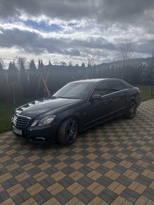 Mercedes E - 2