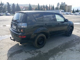 Mitsubishi Outlander 4x4 - 2