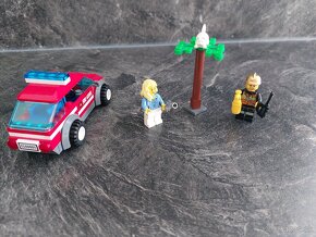 Predane LEGO City 60001 - Auto veliteľa hasičov - 2