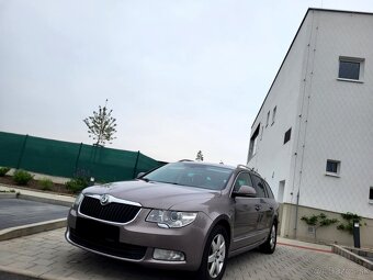 Škoda Superb combi 2.0 TDI Elegance R.V.2011 - 2