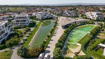 Príjemný 3-izbový byt s predzáhradkou a parkovaním TRI VODY  - 2