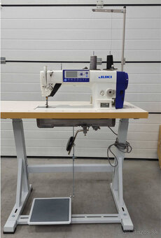 Průmyslový automaticky šicí stroj JUKI DDL8000A - 2