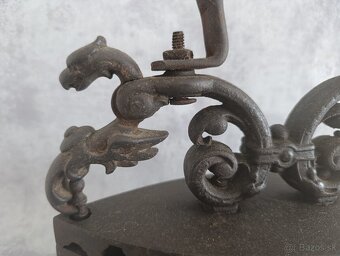 Velká stará atypická a málo běžná žehlička DRAK - 2