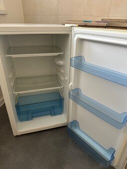 Predám malú chladničku - 2