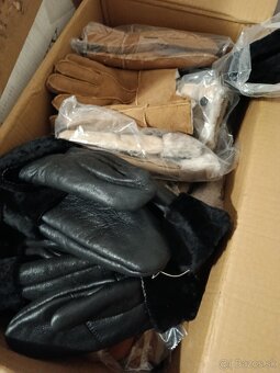 Predám kožené šľapky a rukavice - 2