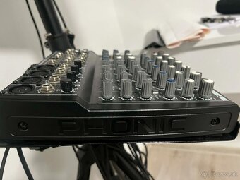 Predám mix pult PHONIC AM440D - 2