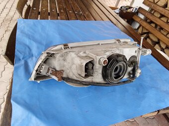 Svetlomet Toyota Corolla. - 2