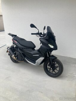 Aprilia SR GT 200 - 2