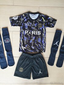 Dres Mbappe - 2
