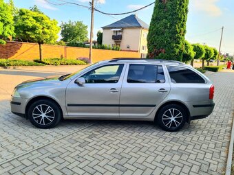 Škoda Octavia 2 Combi 2,0TDI 103KW 140"PS Elegance - 2