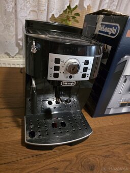 Delonghi Magnifica S ECAM 22.115.B kávovar v 100% stave - 2