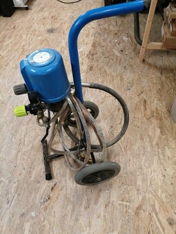 Striekacia pumpa Kremlin - 2