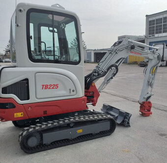 TAKEUCHI TB225 DIESEL - 2