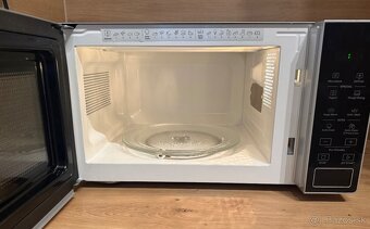 Mikrovlnná rúra Whirlpool - 2