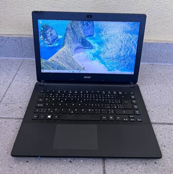 Acer Aspire ES1 / intel N3050 / 4GB RAM / SSD + HDD / 14" - 2