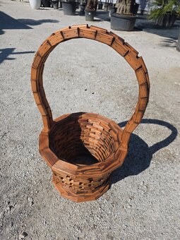 Záhradný kvetinac - 2