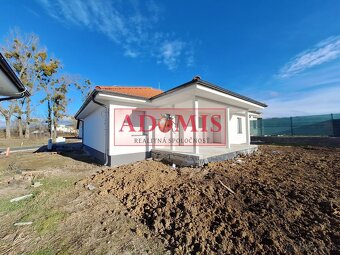 Predám 4izbový bungalov Ruskov,kolaudácia,652m2,Ruskov, len - 2