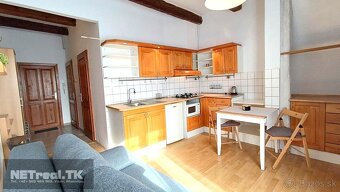 ROMANTICKÉ BÝVANIE – ATYPICKÝ PODKROVNÝ- Garzónka - - 2