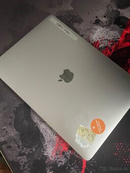 MacBook Pro 13” (2016, Space Gray) - 2