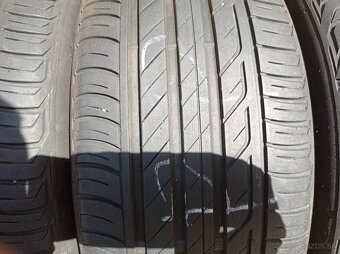 225/40 R18 - 2