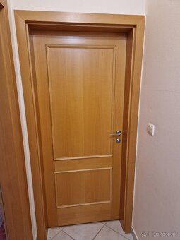 Bukové dvere so zárubňou vo výbornom stave - 2