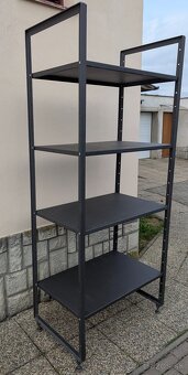 Kovový policový regál - 2