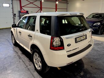 Land Rover Freelander 2 2.2 SD4 HSE A/T - 2