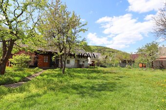 PAPRADNO_Krásny, slnečný pozemok v centre obce - 2