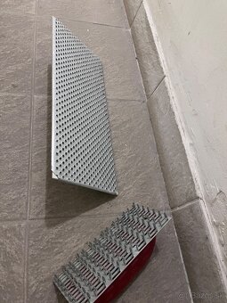 Molitanove kúsky drť ručná brúska na starú omietku - 2