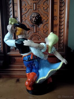 Veľká soška maďarských tanečníkov - 2