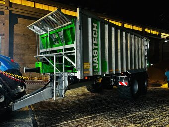 Velkoobjemový Traktorový návěs JASTECH. - 2