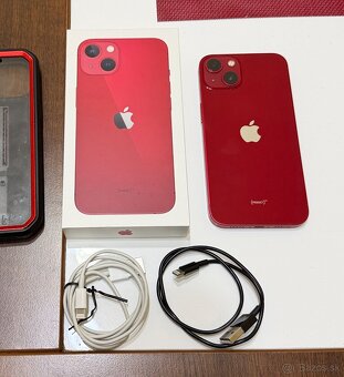 Predám iPhone 13 (červený a čierny) TOP stav - 2