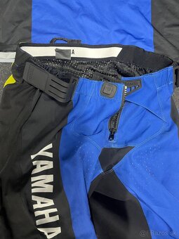 Dres +nohavice Yamaha - 2