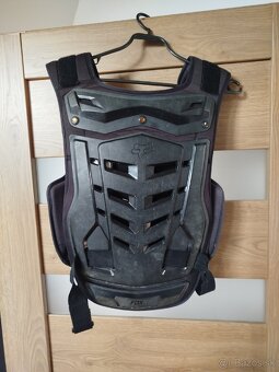 Hrudný chránič FOX - 2