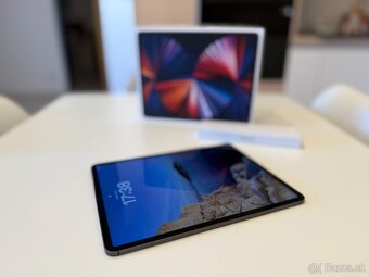 iPad Pro M1 12,9” 256GB Cell + Logitech klavesnica a Pencil - 2