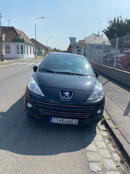 Peugeot 207 1.4 HDI na opravu/náhradné diely - 2