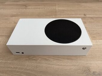 Xbox Series S — takmer nový, so psím umeleckým ovládačom - 2