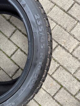 Zimné pneumatiky 235/45R18 98V - 2