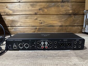 BEHRINGER U-PHORIA UMC404HD - 2