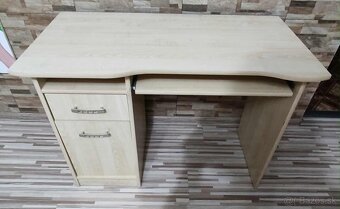 Predám 1 ks praktického PC stolíka – 30 € - 2