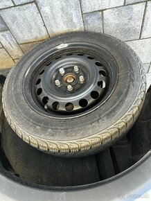 4x Plechové disky R15 so zimnými Pneu suzuki - 2